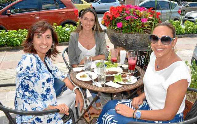 Nawfali fue el lugar elegido por las amigas Eugenia Barreneche Pineda, Paula Cárdenas Barrera y Paula Marín Murcia. 