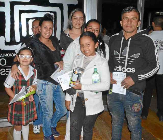 Salomé Giraldo Palacio, Doralba Colorado López, Evelin Palacio Colorado, Katherin Palacio Jiménez, Leidy Johana Palacio Colorado