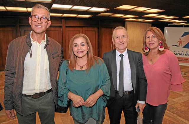 Edgardo Restrepo Botero, Gloria Marina Palass, José Luis Álvarez Isaza y Ana Clara Gallo. 