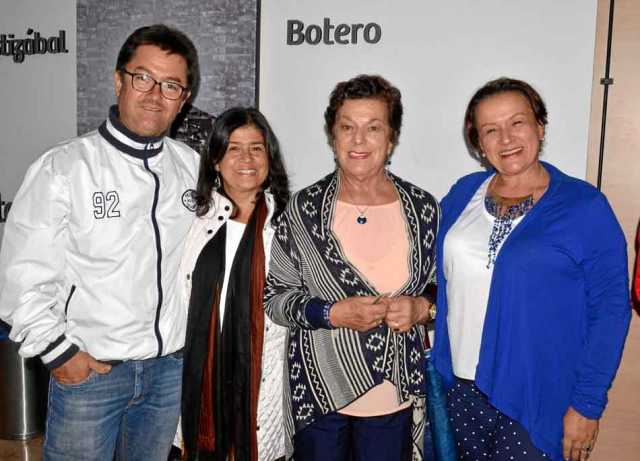 Luis Felipe López Arroyave, Gloria Zambrano Sánchez, Erenia Alzate de Gómez y María Teresa Gómez de Buitrago.