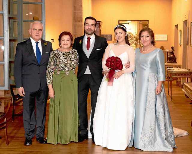 Matías García Buey, María de la Cruz Dueñas, Jorge García Dueñas, Cindy Alejandra Bedoya Castrillón y María Isabel Castrillón.