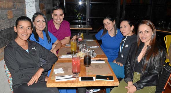Tatiana Cuadrado, Martha Zúñiga Dorado (homenajeada), Cristian Camilo Rodríguez González, Juliana Guevarra Navarro, Paola Mendoz