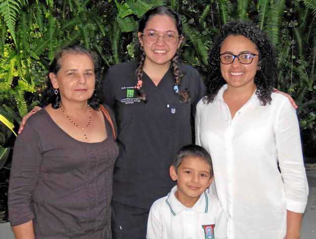 Ludivia Ocampo Ospina, Sofía Castrillón Duque, Gerónimo Buitrago Acevedo y Catalina Buitrago Ocampo.