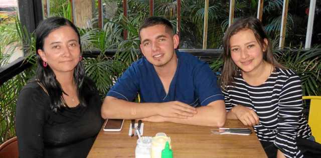En la Patatería estuvieron Ángela Serna Castrillón, Jhon Cortés Ospina y Laura Jimena Castaño Loaiza.