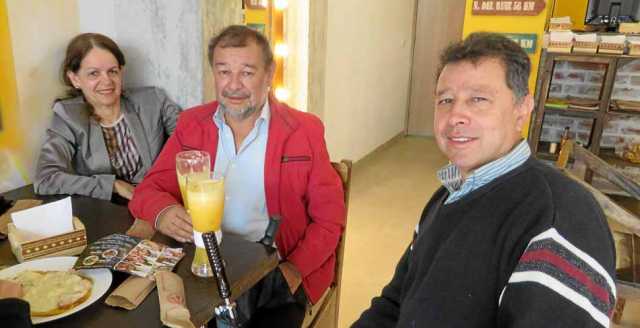 Grecia Sánchez Verdooren, Hernando González Lozano y Miguel González Llano almorzaron en Pataconia.