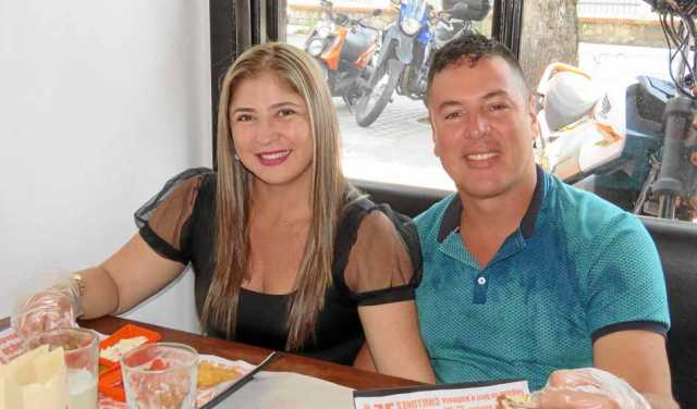 Lili Johana Guevara Muñoz celebró su cumpleaños con su esposo, Juan Carlos Restrepo Marín, en Wingz.