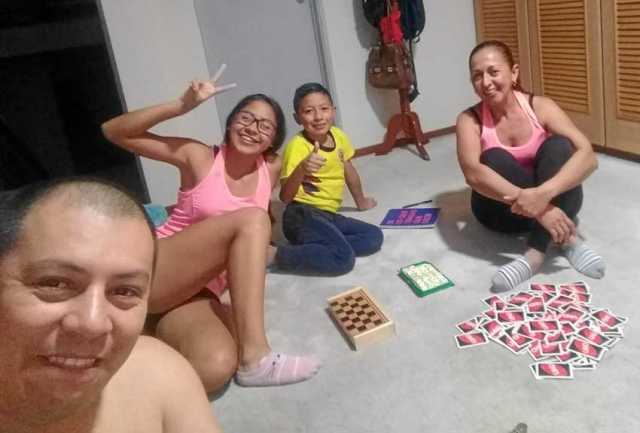Edwin Herrera y su esposa, Diana López, comparten junto a sus hijos Juliana Herrera López y Felipe Herrera López, algunos juegos