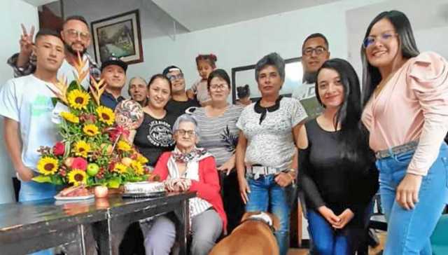 De izquierda a derecha: Nicolás Usma Giraldo, Sergio Usma Giraldo, Jesús David López Hernando López Cortés, Gloria Nancy López C