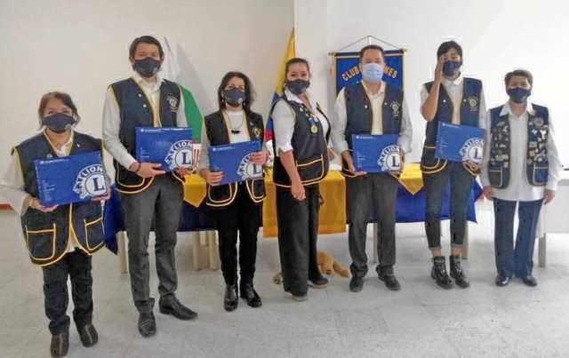 Nuevos consagrados leones: Gloria Esperanza Amado, Julián Andrés Villa, María Aleyda Serna, Martha Lucía Echeverri, presidente d