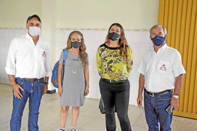 Carlos Felipe Hoyos Zuluaga, vicepresidente del Comité de Cafeteros; Sandra Bedoya, Ana Milena Nieto, secretaria de Agricultura 