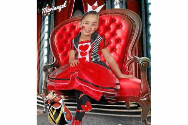 Mariangel Montoya Aristizábal, luciendo su disfraz de la Reina de corazones.