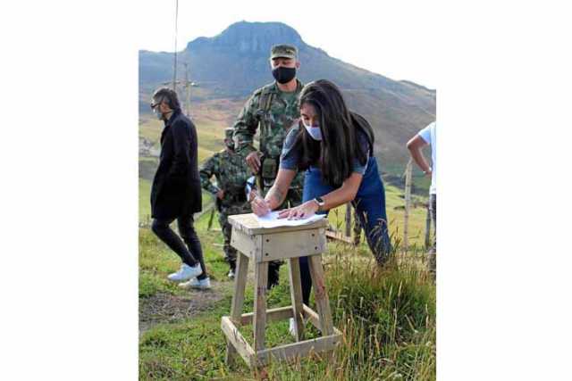 Valentina Jaramillo, presidenta de la Junta Directiva de la Organizacion Poleka Kasue.