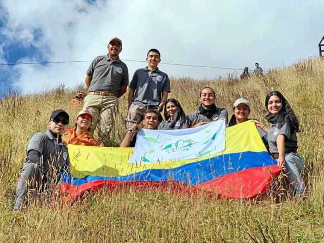 Coordinadores de programas, líderes de área y directivos de la Organización Juvenil Poleka Kasue.