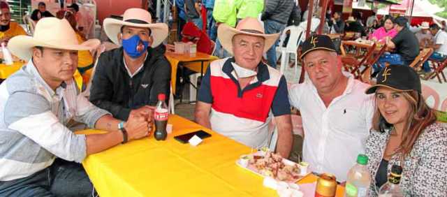 Jesús Medina, Diego Alejandro Marín, Jorge Jiménez, Fredy Guzmán y Valentina Medellín.
