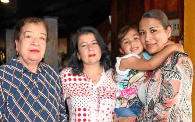 Gloria Salazar, Angélica Hernández, Yazmin Agudelo y Guadalupe Serrano.