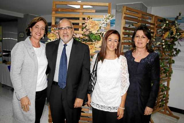 María Elena Mejía Jaramillo, Medica Pediatra reconocida como Senior; Óscar Jaramillo Robledo, Francia Echeverry León, Ángela Mar