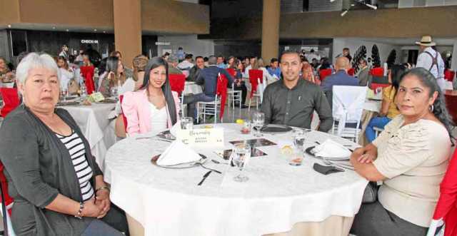 Ana Morales Castaño, Estefanía Moreno Cruz, Wilson Hernán Orozco Morales y Blanca Ruby Cruz Marín.