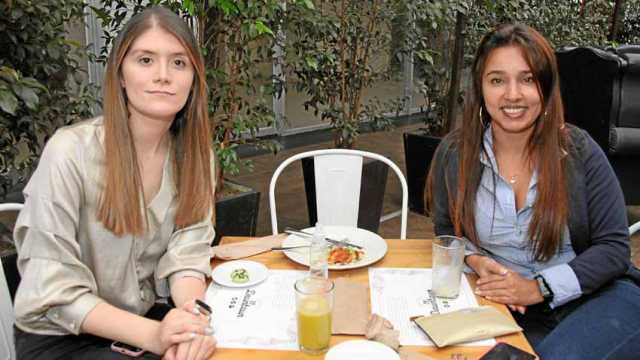 Compartieron en el restaurante Dauntaun: Daniela Gómez Salazar y Vanessa Castrillón Castrillón.