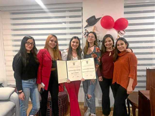 La Universidad Autónoma de Manizales le otorgó la doble titulación de Lina Moreno Ingeniería Industrial y Negocios Internacional