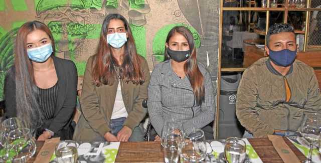 Laura Isabel Mejía García, Ana Gómez, Ángela María Betancur y Juan Manuel Tabares.
