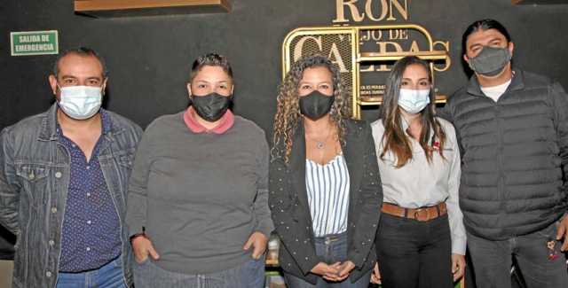 Mauricio Serna, Lorena Velásquez, Sandra Vargas, Luisa Fernanda Isaza y José Fernando Tangarife.