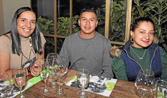Juliana Pinzón, Juan Pablo Aguirre y Andrea Giraldo.