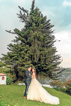 Los novios durante su celebración.