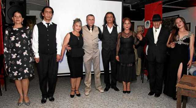 Lucero, Jorge Iván, Nancy, Álex, José Fernando, Gloria, Alberto y María Paula.