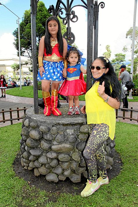 Luciana González, Isabella Paniagua, Leticia Paniagua.