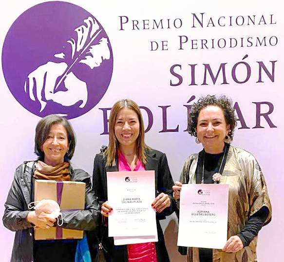 María Teresa Ronderos, premio Vida y Obra; Adriana Villegas Botero, ganadora en Opinión y Análisis en prensa por la columna “No 