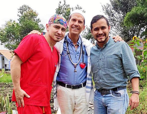 Cristian Felipe Puentes, enfermero; Jorge Enrique Rojas, médico; y Christian David Pérez, concejal.