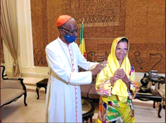 Foto | EFE - Malí | LAPATRA    Fotografía cedida por la Presidencia de Malí de un momento de la liberación de la religiosa colom