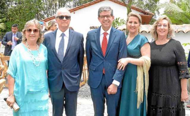 Ana María Jaramillo de Ruiz, William Ruiz, Jorge Iván Gómez, Marcela Villegas y Jeniffer Verhagen de Moreno.
