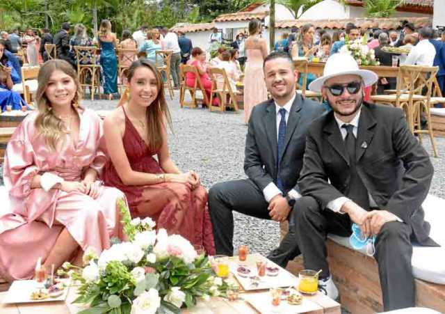 María José Vallejo, Leslie García, Víctor Vargas y Leonardo Pineda.