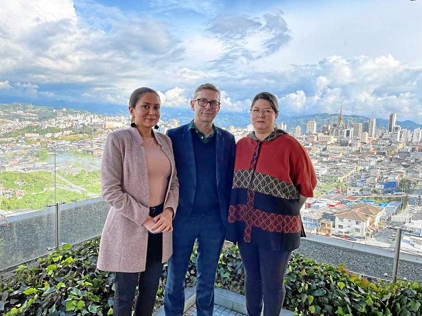 Yamilhet Andrade, vicerrectora de la Universidad de Manizales; Gérald Bronner, sociólogo francés, y Ángela Cadavid, directora de