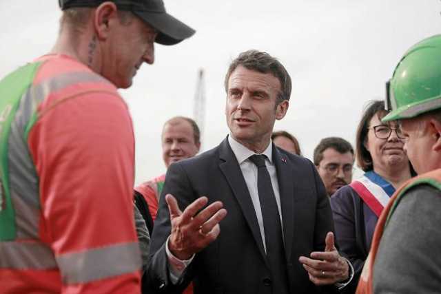 A Macron no le queda otra que mirar a la izquierda, que ha sido muy crítica con él por considerar que ha descuidado a las clases