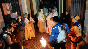 Foto|Henry Giraldo|LA PATRIA   El sábado en Manzanares también celebraron la Vigilia Pascual.