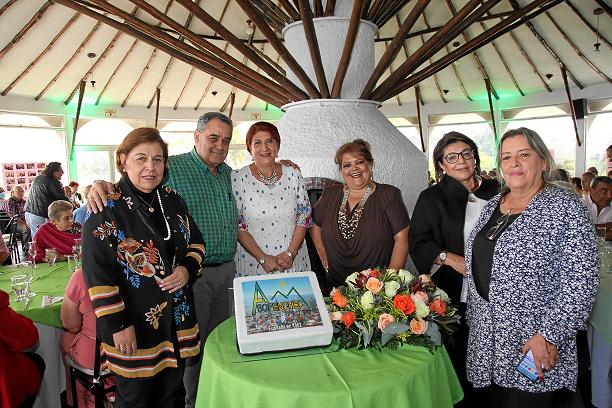 Luz Marina Sepúlveda, Germán Alzate, Gloria Amparo Tabares, Maira Estella Gallego, Kamelia Gonzalez y Mery Gómez.