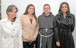 Isabel Cristina González, Yamileth Andrade, Ruth Maestre Y Presbitero Juan Torres Pereira.