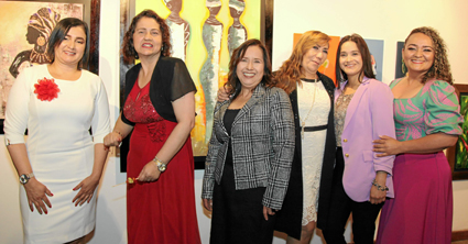 Yaneth Muñoz, Edilsa Del Socorro Castillo, Edna Ruth Acosta, Paola Andrea Restrepo y Jenny Paola Álvarez.