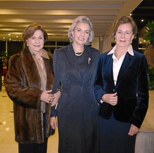 Gloria Armel, Margarita María Gómez Uribe y María Teresa Gómez Uribe.