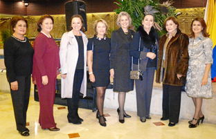 Dora Luz Vélez Neira, María Isabel Uribe, María Alicia Echeverri, Beatriz Elena González, Margarita María Gómez Uribe, Olga Riva