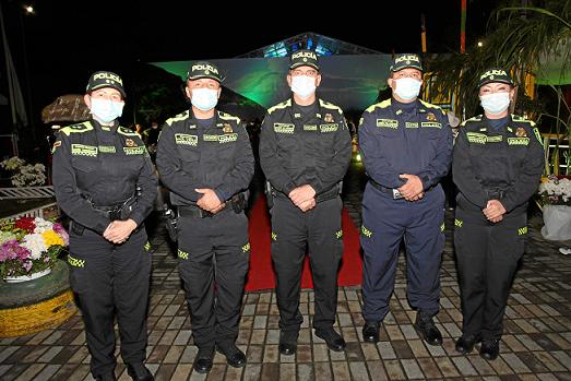 Brigadier general Sandra Hernández, comandante de la Región Tres; coronle Raúl Vera, comandante de la Policía Metropolitana de M