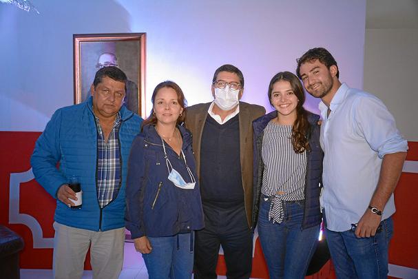 Mauricio Ocampo, Lina Monsalve, Luis Roberto Rivas, Juanita Ocampo y Juan Andrés Velásquez.