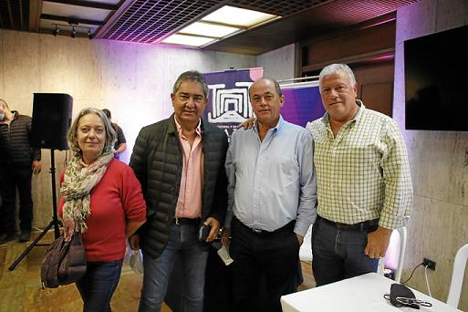 Agnes Peronnet, periodista taurina; Jorge Hernan Botero, gerente comercial LA PATRIA; Juan Carlos Gomez, gerente Cormanizales y 