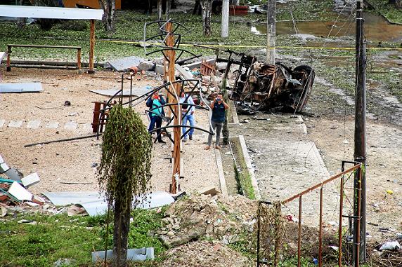 Una persona muerta y cinco heridas dejó la explosión de un carro bomba en el centro de Saravena (Arauca).