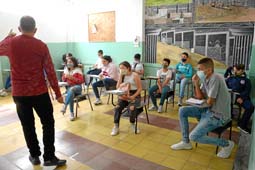 La viceministra de Educación, Constanza Alarcón, constatará hoy el reinicio de clases en Manizales y Caldas. Varios profesores y