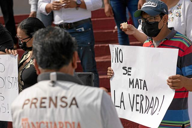 El gremio se queja ante el alto número de asesinatos de periodistas en México, donde ya son tres en lo que va de año, y sobre la