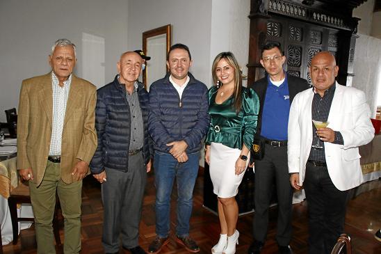 Jaime Ríos Ossa, William Gomez, Mauricio Díaz Gomez, Sandra Betancourt, Jhon Jairo Vásquez Gómez y Ómar Villamil Collazos.
