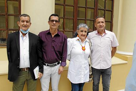 Juan Isidro Leguizamon Alfonso, rector de la institución educativa Politécnico Alfonso López de la Dorada; José Ancízar Palacio,
